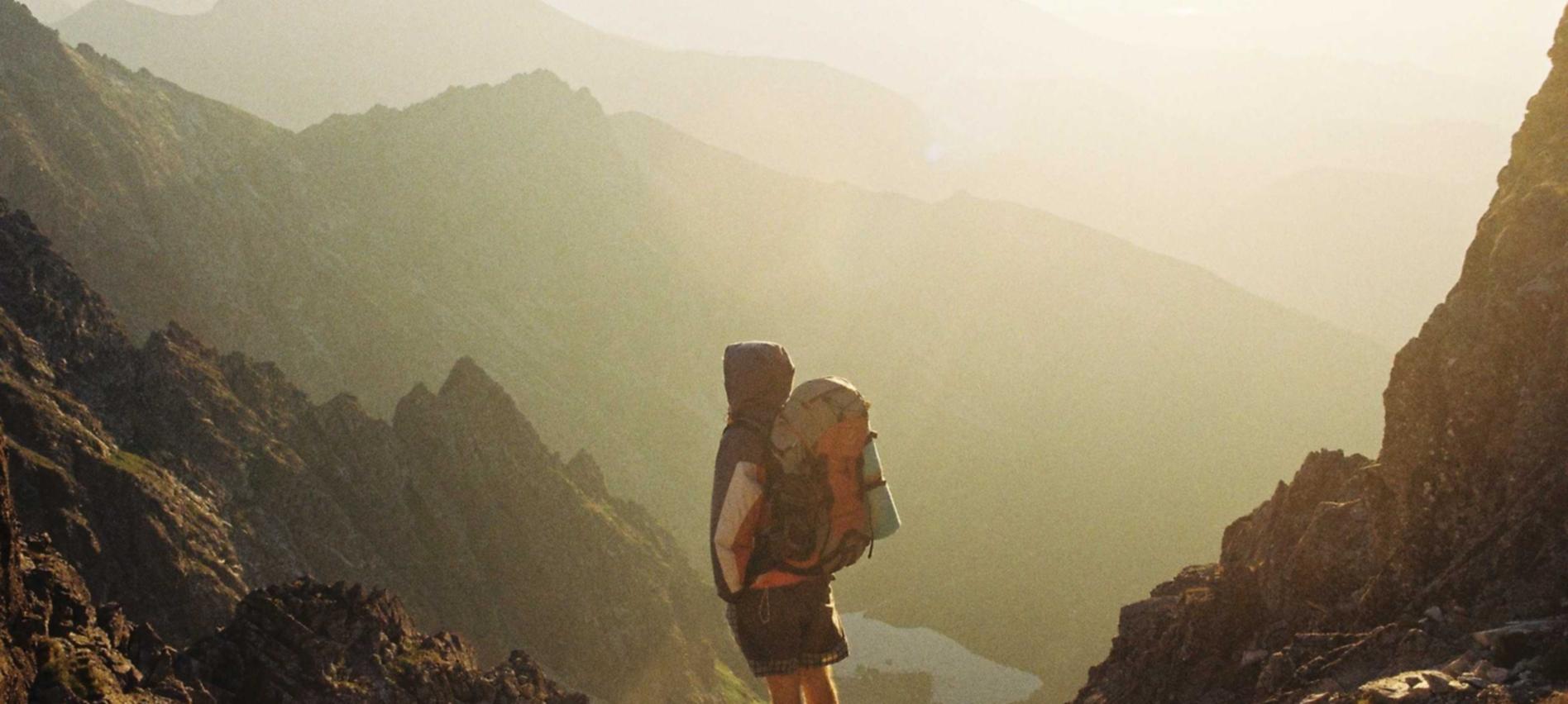 摩登7“如何采取创新的营销策略吸引和吸引目标客户？”